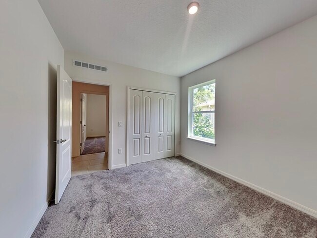 Building Photo - 1330 Chris Ave