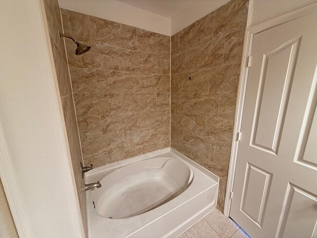 Building Photo - 6123 Metrowest Blvd