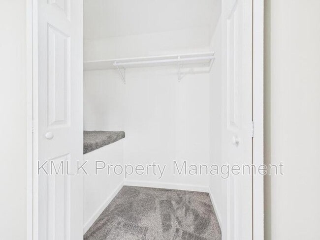 Building Photo - 9042 Maple Grove Rd