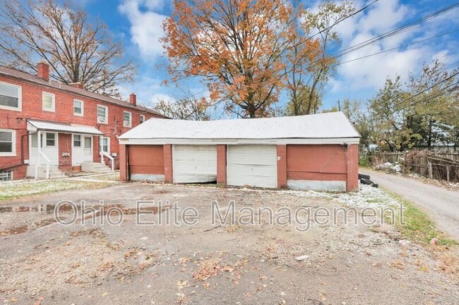 Building Photo - 2239 Homestead Dr