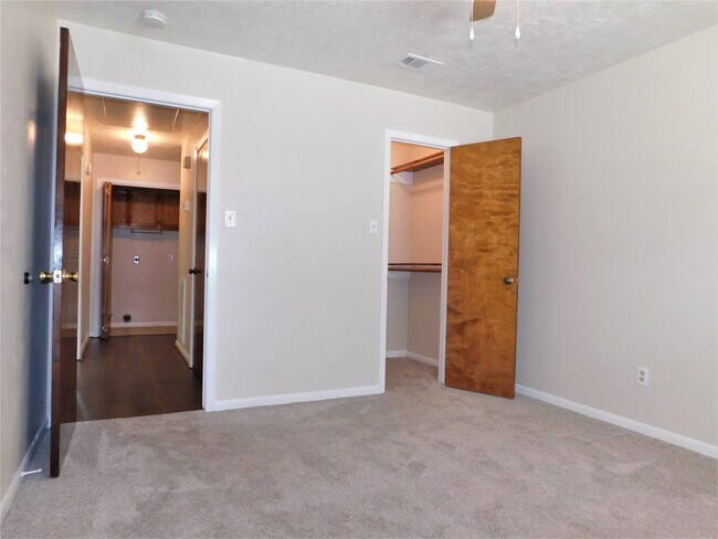 Building Photo - 1711 Hazelwood St
