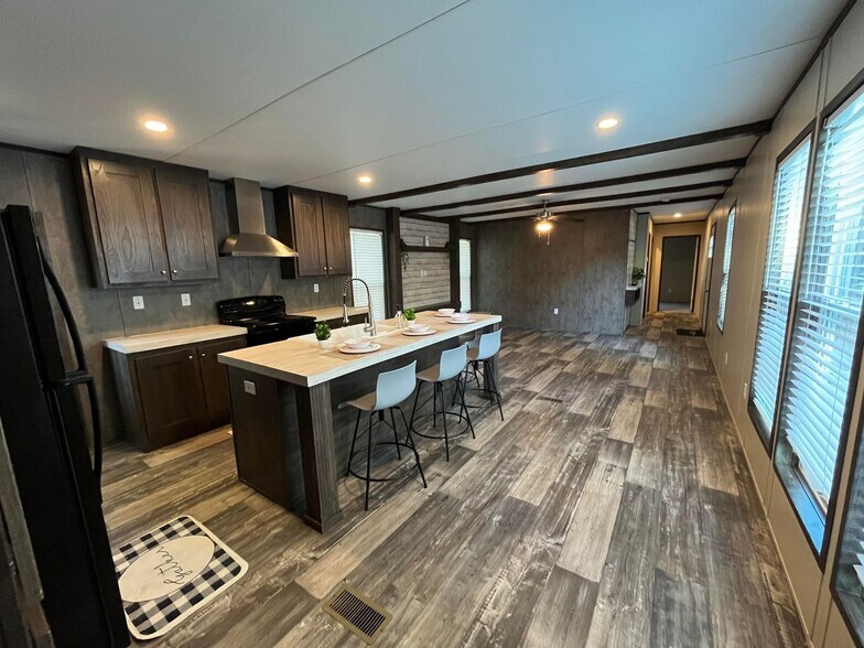 Building Photo - 111 Peggy St