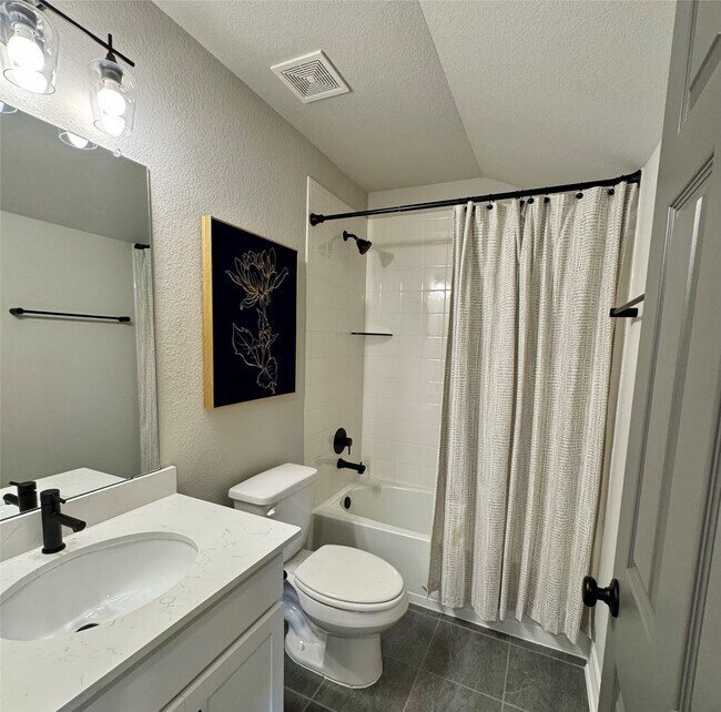 Building Photo - 108 Summer Pool Ct