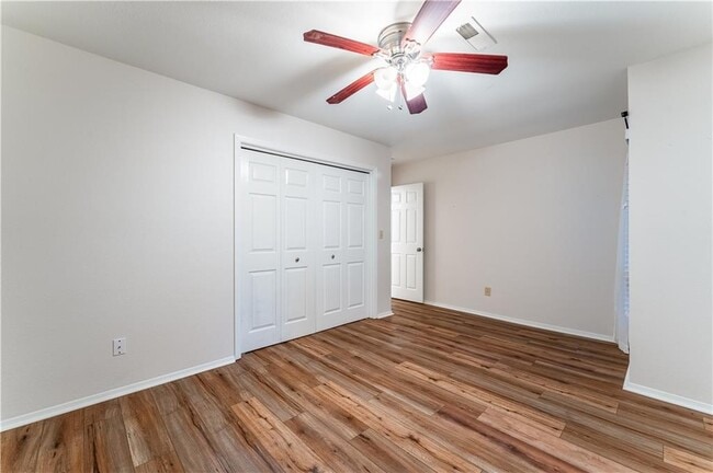Building Photo - 17 Mellor Ln