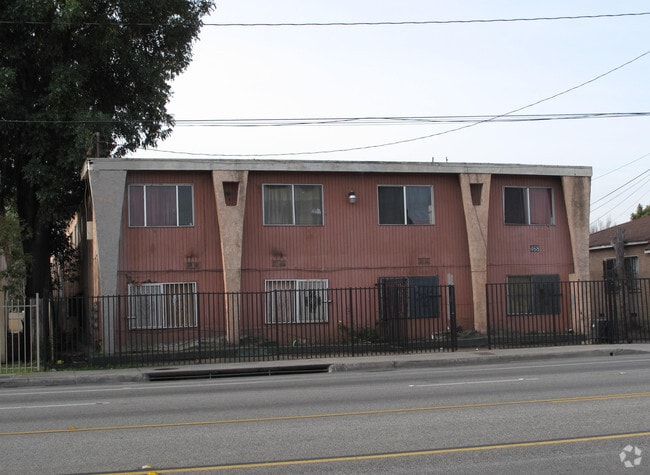 Building Photo - 468 W Alondra Blvd