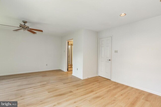 Building Photo - 20 Andover Cir