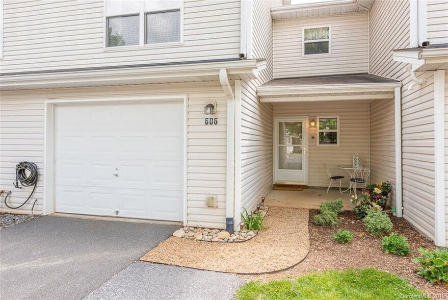 Entrance - 606 Olde Covington Way