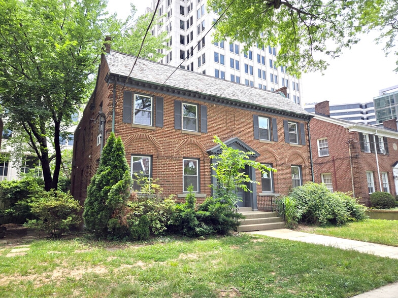 Building Photo - 4530 Avondale St