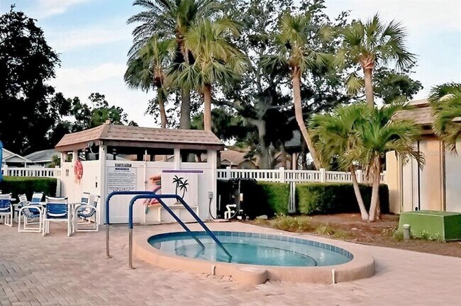 Building Photo - 11485 Oakhurst Rd