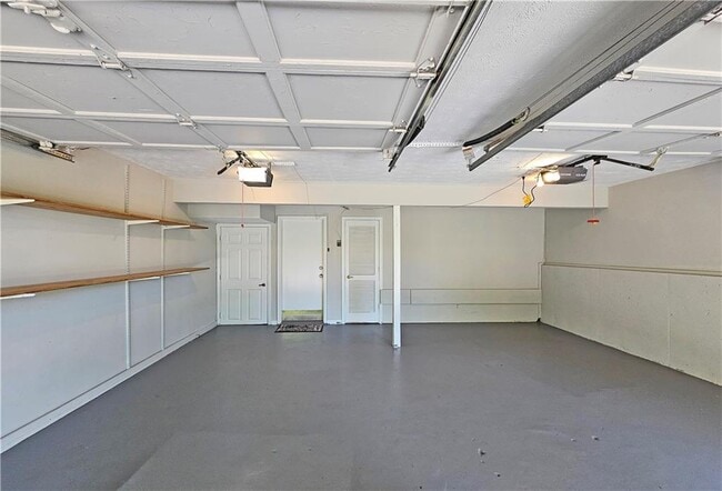 Building Photo - 434 High Creek Trce