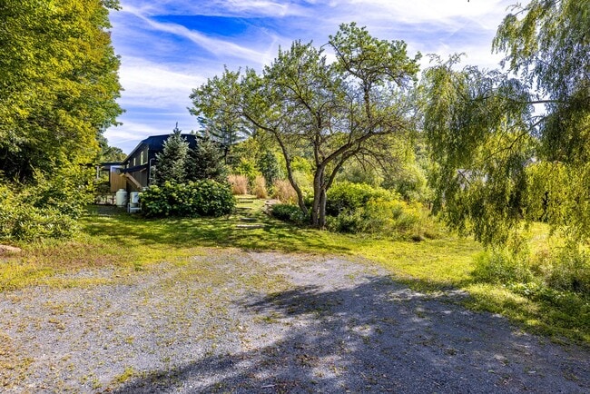 Building Photo - Short Term lease- Fully Furnished One bedr...