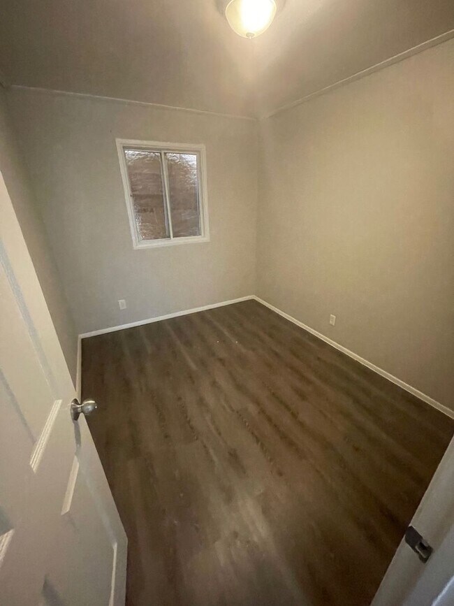 Building Photo - Section 8 Welcome