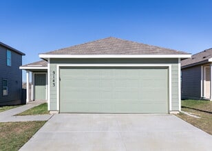 Building Photo - 9143 Coronal Rings