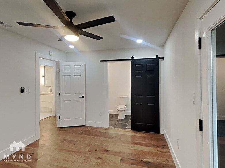 Building Photo - 1603 Rutland Dr