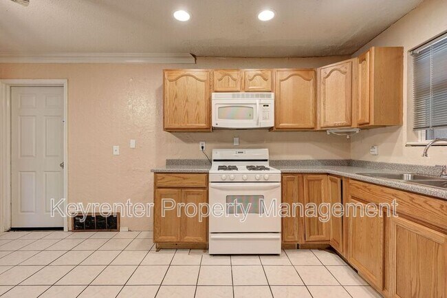 Building Photo - 6004 NW 27th St