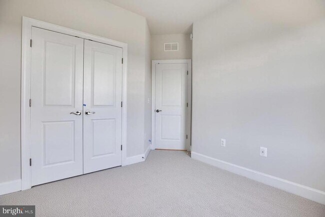 Building Photo - 6051 Camerons Ferry Dr