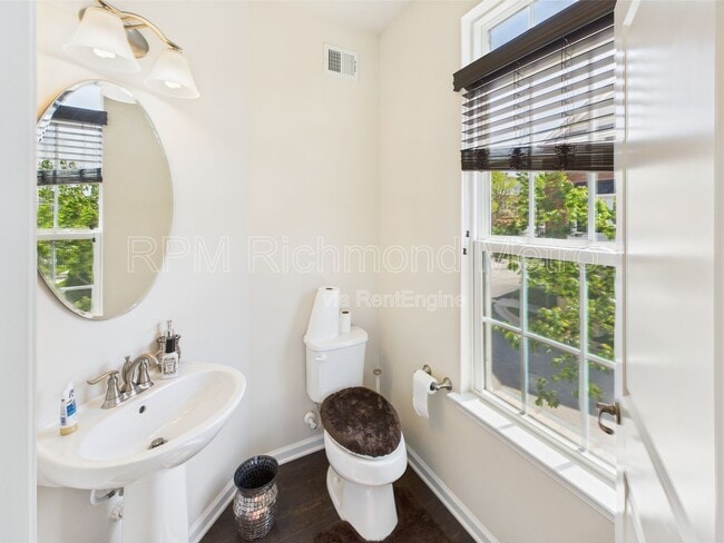 Building Photo - 2200 Liesfeld Parkway