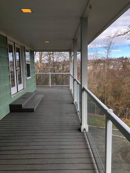 Building Photo - 310 SE Dilke St