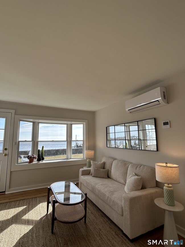 Building Photo - 17 Hancox St