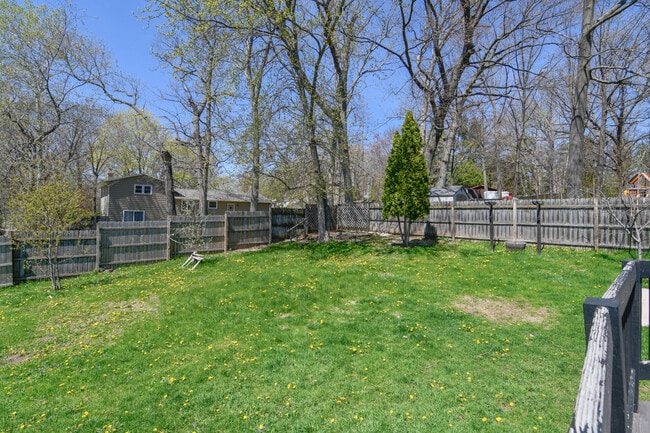 Building Photo - 981 Hillcrest Heights