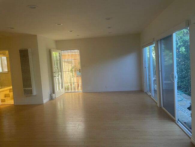 Building Photo - 8547 Airdrome St