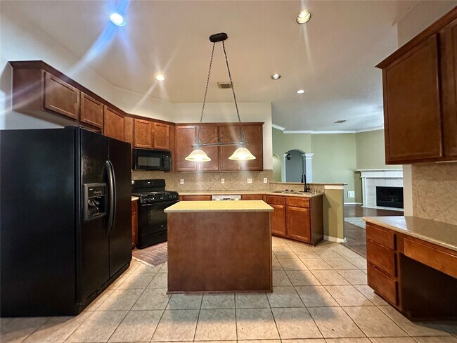 Building Photo - 19327 Gallatin Ln