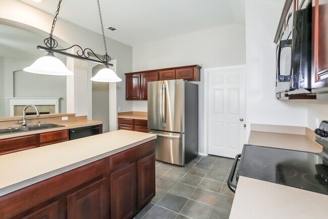 Building Photo - 924 Hemlock Trail