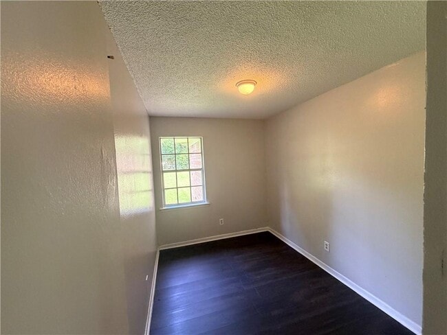 Building Photo - 3760 Alta Vista Dr