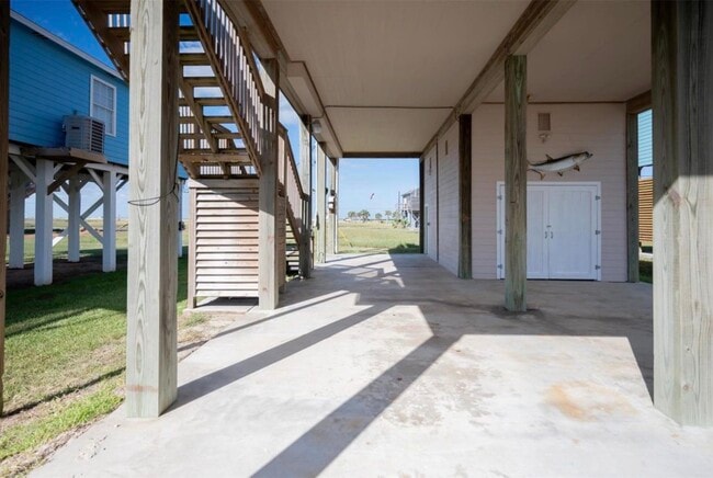 Building Photo - 12919 Coronado Dr