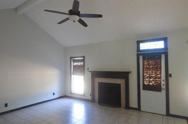 Building Photo - 16402 Malden Dr