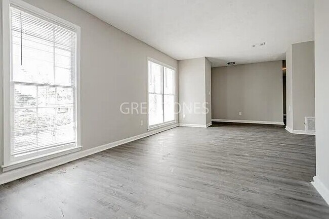 Building Photo - 134 Sycamore Ct