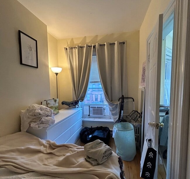 Primary Photo - 225 Newbury St