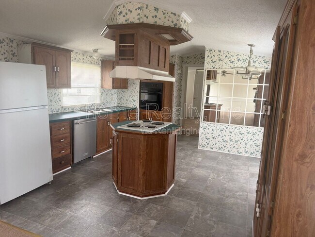 Building Photo - 162 Matts Ln