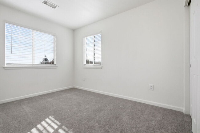 Building Photo - 12787 Jasmine Ct