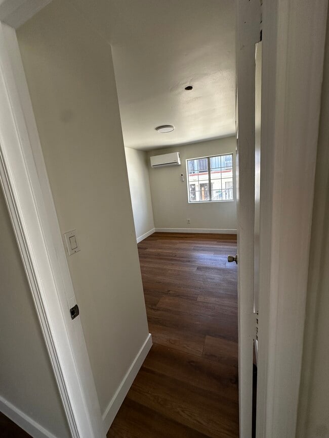 Third bedroom - 349 W Lomita Ave