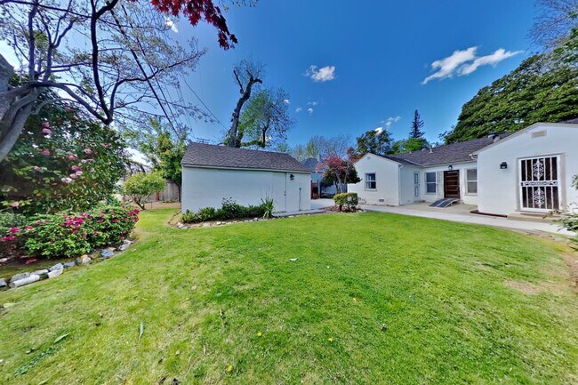 Building Photo - Charming Land Park Cottage – A Hidden Gem in the Heart of the City