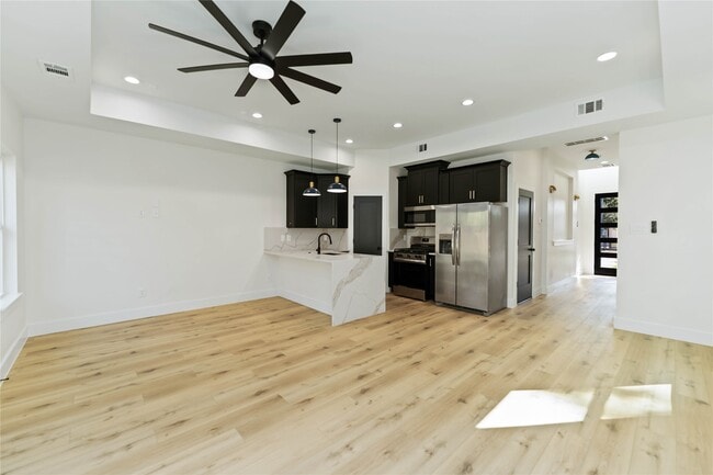 Building Photo - 4605 Siegel St