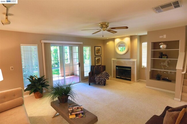 Building Photo - 7734 Creekside Dr