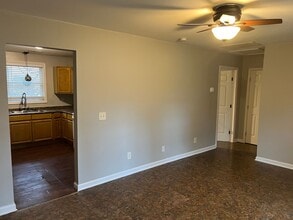 Building Photo - 1 bedroom/ downtown