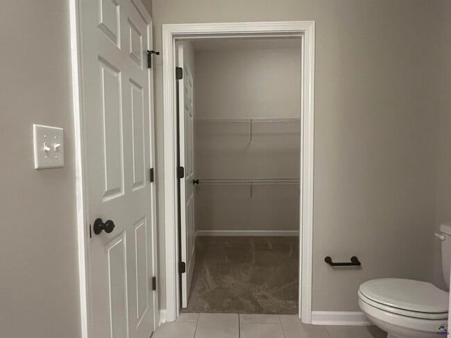 Building Photo - 99 Azalea Ave