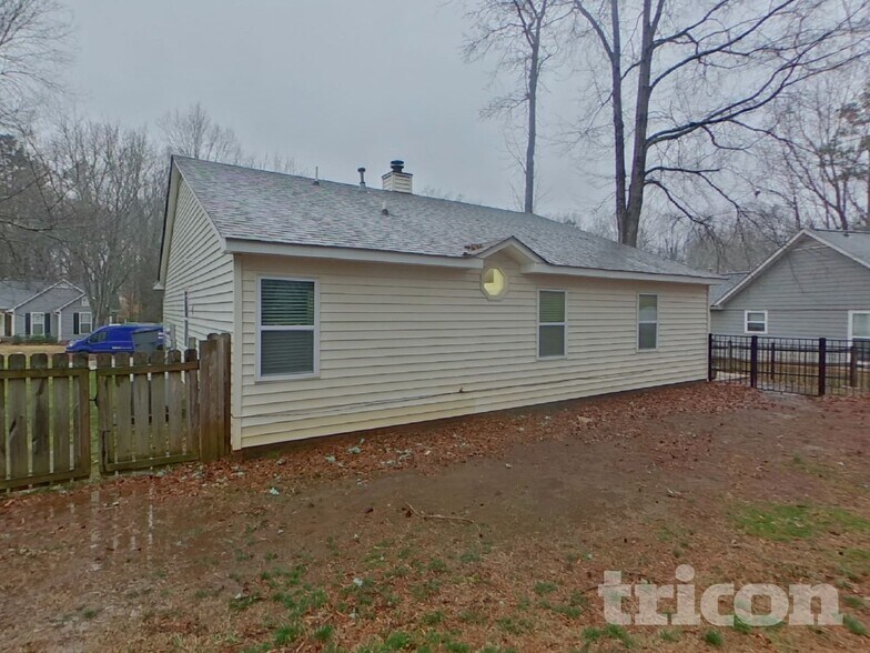 Building Photo - 722 Foxborough Rd