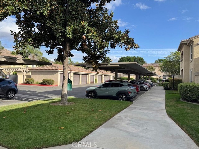 Building Photo - 375 Central