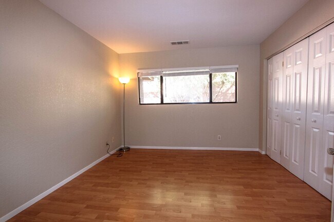 Building Photo - Sedona Three bedroom Home!