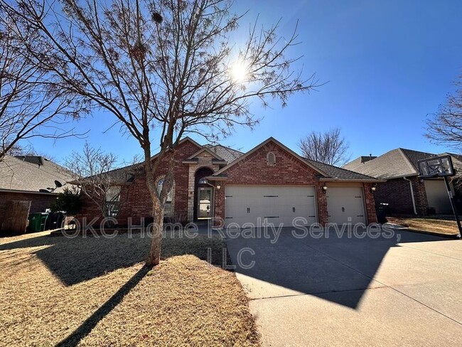 Building Photo - 13204 SW 2nd Terrace