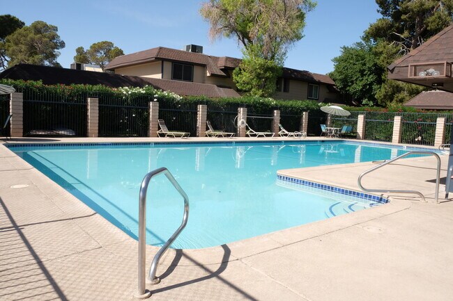 Building Photo - 6127 Meadowhaven Ln