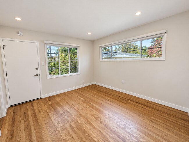 Building Photo - 496 Harrison Ave