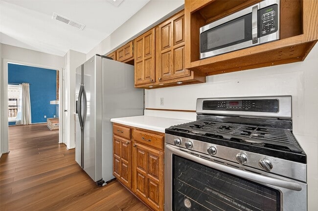 Building Photo - 6138 Gallant Forest Dr