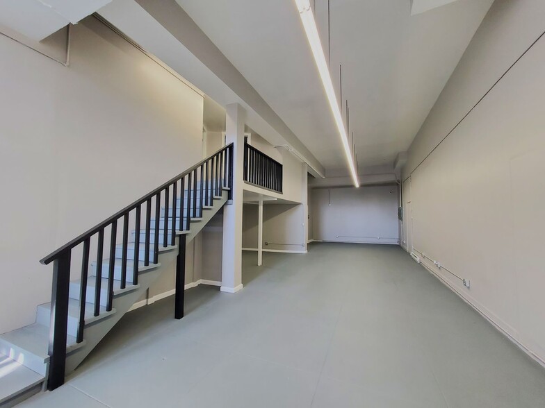 Interior Photo - 2044 International Blvd - Sunny Studios an...