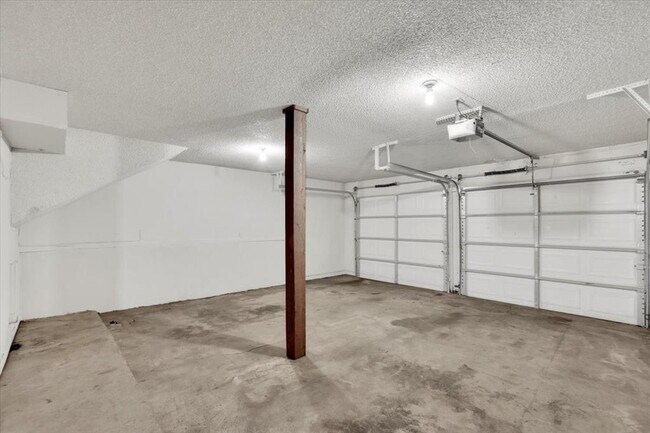 Building Photo - 2015 Mistywood Dr