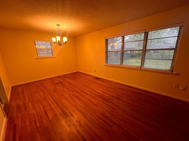 Building Photo - 6709 Sandpiper Dr